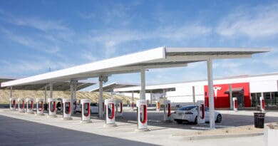 Tesla-Supercharger-network-to-get-virtual-queuing-after-fight