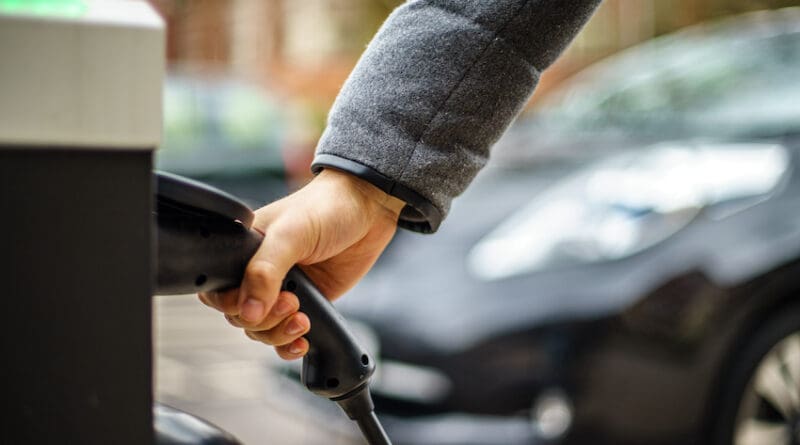 electric car charging uk plug in
