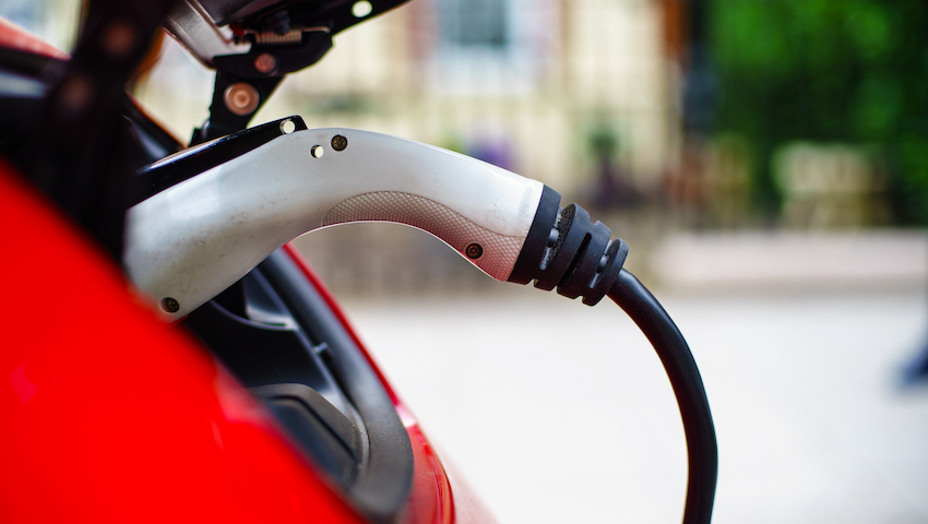 Electric vehicle charging on street