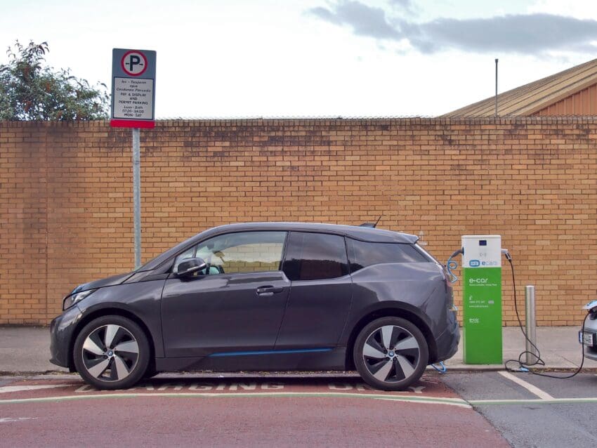 Manufacturers welcome ‘ambitious’ UK plans for electric vehicles