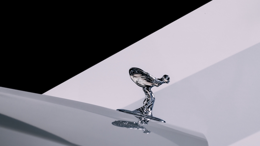 Rolls-Royce Spectre spirit of ecstasy 1