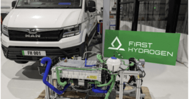 first hydrogen FCEV