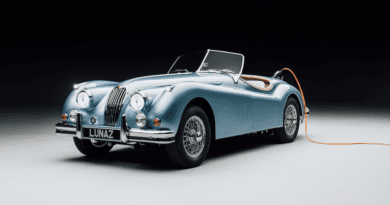 Lunaz 1954 Jaguar XK140