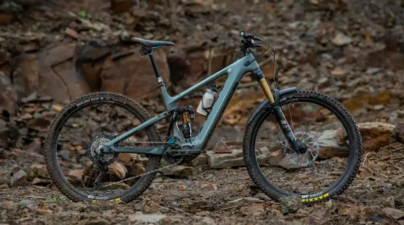 Yeti’s 2022 160E is the American brand’s first electric mountain bike and is intended to tackle the electric enduro race segment head-on, having been designed and developed specifically to handle the rigours of the world’s hardest eMTB races.