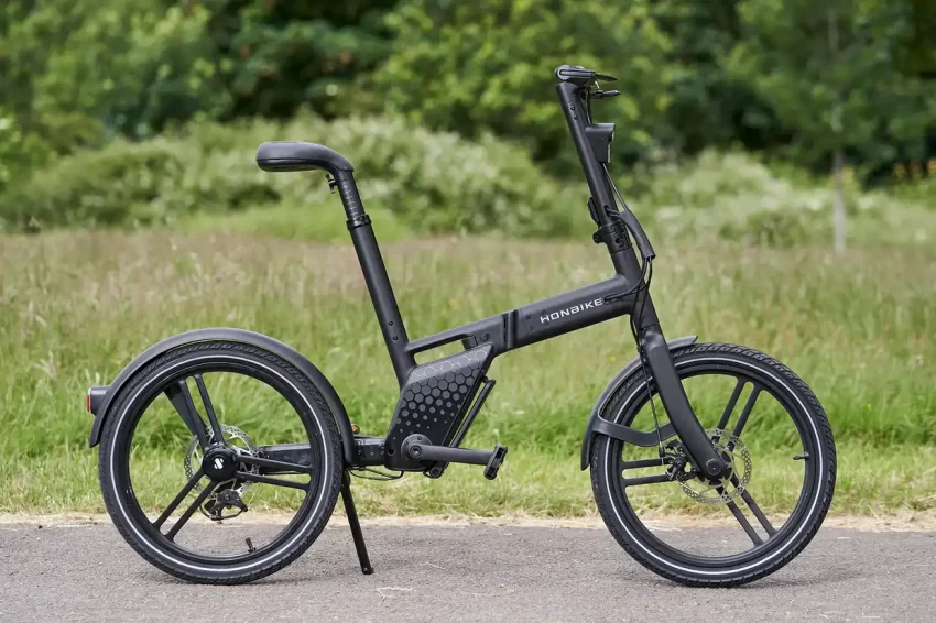 The headline design feature of the HonBike One is the omission of any chain or belt drive. Instead, this cleverly designed folding electric bike uses a shaft encased in a single-sided aluminium rear spar to the back wheel.