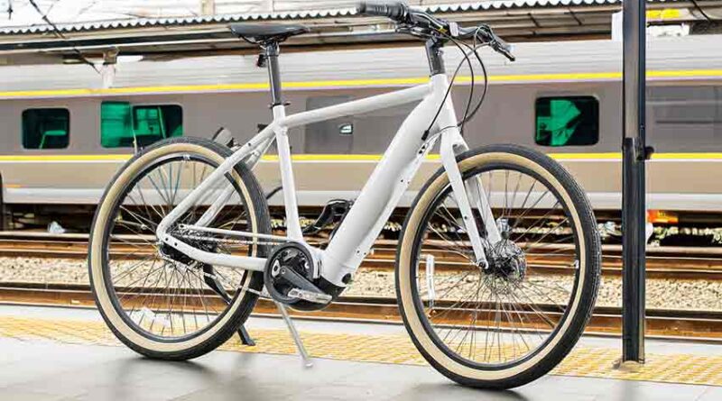 The Momentum Transend E+ turns heads with its beach cruiser aesthetic and delivers a genuinely impressive ride experience, thanks to its Yamaha-built mid-drive motor and plush comfort setup.