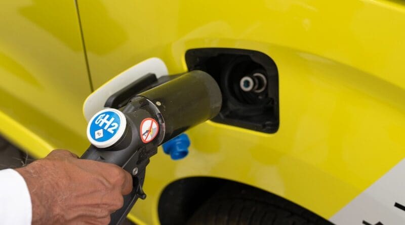 Stellantis hydrogen electric commercial vehicles