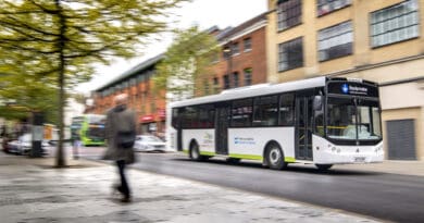 A new Agrale electric bus, developed by electrification specialist Equipmake in collaboration with the brand's Argentine-Brazilian automaker, and featuring the company's latest-generation zero-emission powertrain, was launched in Buenos Aires.