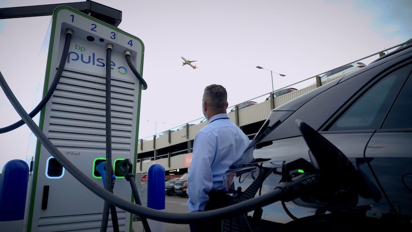 bp pulse Gatwick fleet charging hub