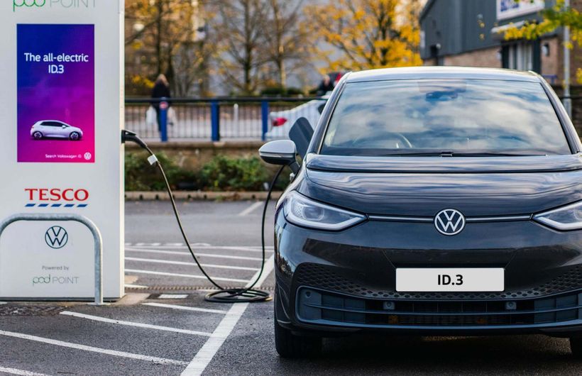 Tesco, which is currently Britain’s biggest provider of free electricity for electric car drivers, is to start charging for the service at all stores from November 1st.