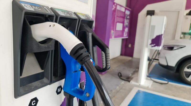 The pandemic fuelled huge growth in e-commerce as lockdowns restricted access to brick and mortar shops, and drove digitisation across the industry. And with the Government’s climate targets, retail fleets are increasingly adopting electric vehicles (EVs).