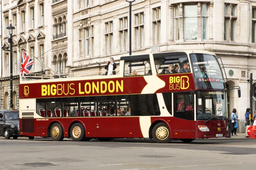 Equipmake has partnered with the world’s largest sightseeing company, Big Bus Tours, in a fleet deal that will see 10 double-deck, open-top buses repowered with its cutting edge electric zero emission electric drivetrain technology.