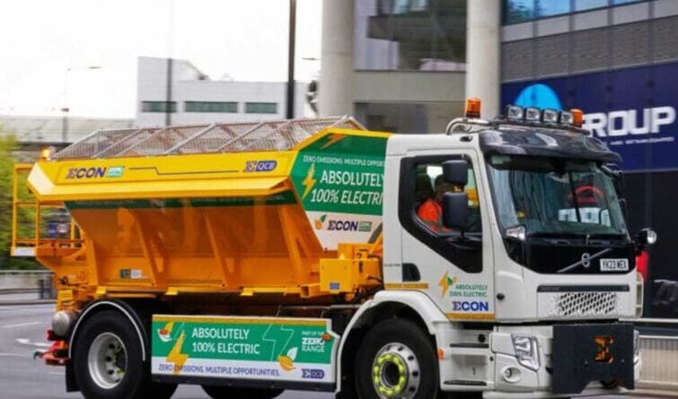 Econ Engineering has joined forces with UK highways specialist Ringway to create the world's first full-electric gritting lorry. 