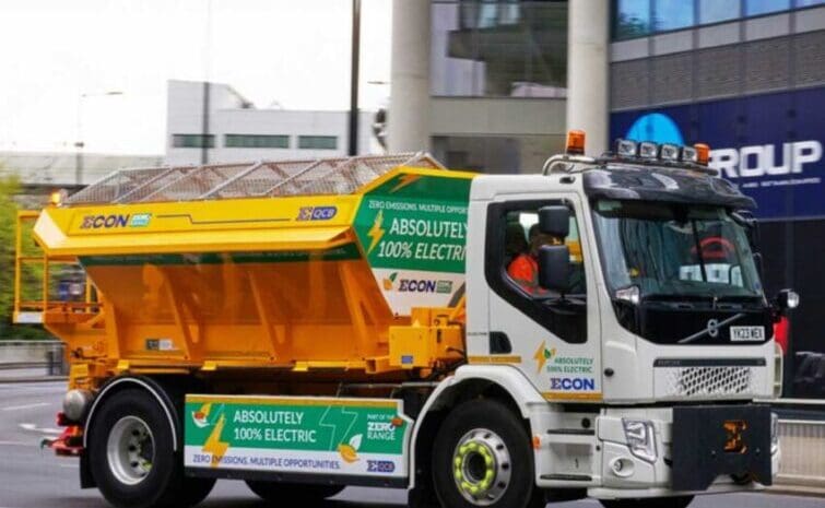 Econ Engineering has joined forces with UK highways specialist Ringway to create the world's first full-electric gritting lorry. 