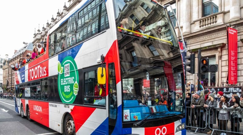 International sightseeing bus operator Tootbus to work with VEV, the e-fleet solutions provider backed by Vitol, to go fully renewable. 