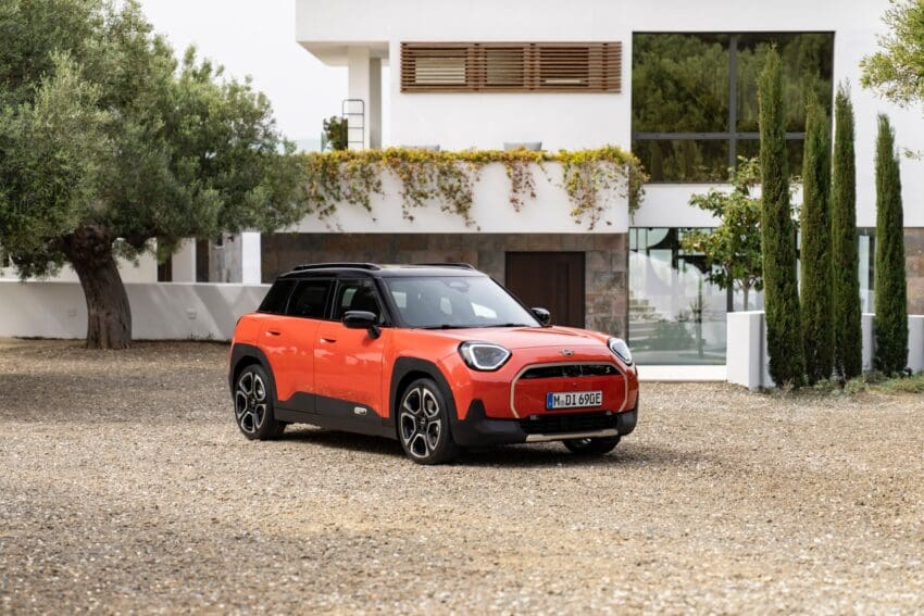 Mini has completed its new model line-up with the unveiling of the Mini Aceman crossover.