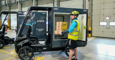 Amazon has started using a fleet of electric cargo bikes to deliver packages to shoppers in Belfast.