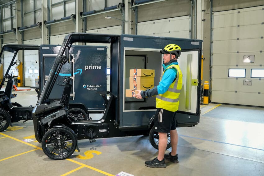 Amazon has started using a fleet of electric cargo bikes to deliver packages to shoppers in Belfast.