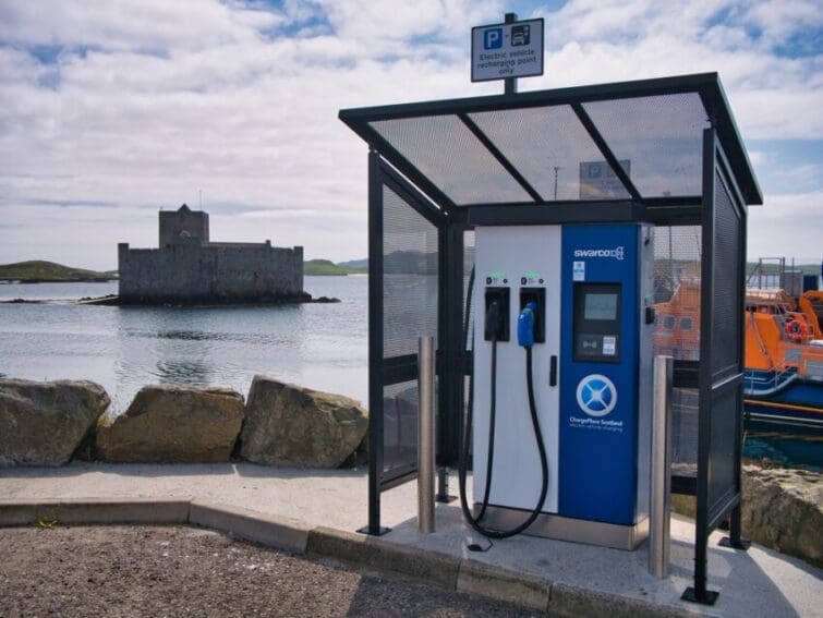 Scotland’s largest public charging network, Chargeplace Scotland, has expanded its payment options for business drivers.