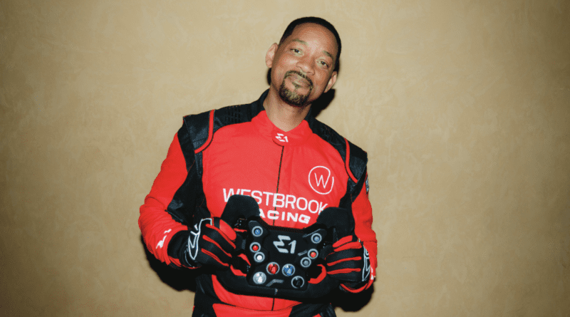 Hollywood superstar Will Smith has become the latest big name to join the world of fully electric powerboat racing.