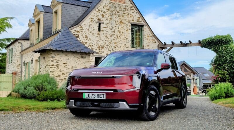 We find out if Kia’s flagship seven-seat SUV can impress three generations of one family