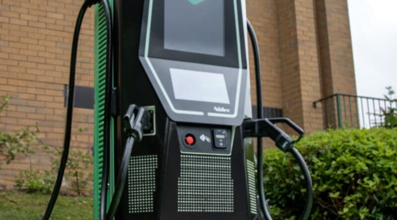 UK firm EV-OG has launched a new ultra-rapid EV charger that operates independently of the National Grid.