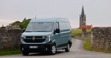 Renault's rival to the Ford E-Transit and Vauxhall Movano strikes the right balance to win over fleet and independent operators