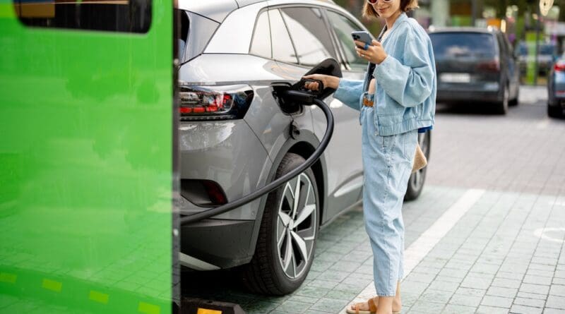 Parking payment platform PayByPhone has added a new EV feature allowing drivers to pay for charging through its app.