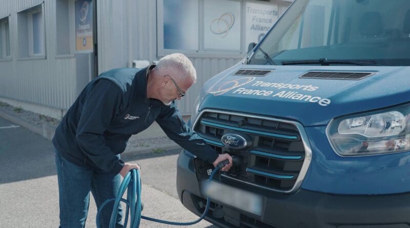 Small businesses could cut their fleet cost by tens of thousands of pounds by switching to electric vans, according to a leading think tank.