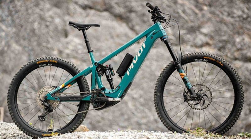 Pivot has updated its Shuttle LT electric mountain bike, equipping it with a Bosch Performance Line CX Race Limited Edition motor, replacing the previous Shimano EP8 unit.