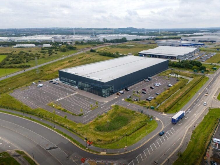 The UKs’ EV industry has received a boost with a new £50 million investment deal to expand manufacturing in Sunderland.