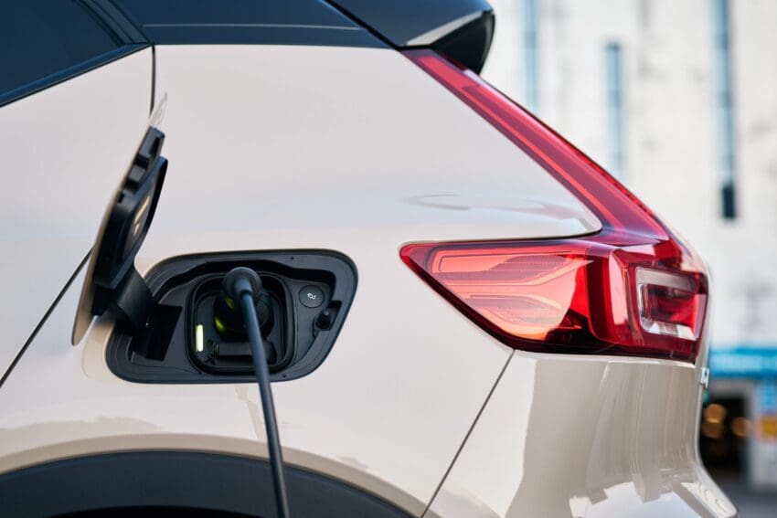 Volvo will introduce the contactless Plug & Charge system to its all-electric EC30, EX30, and EX40 later this year.