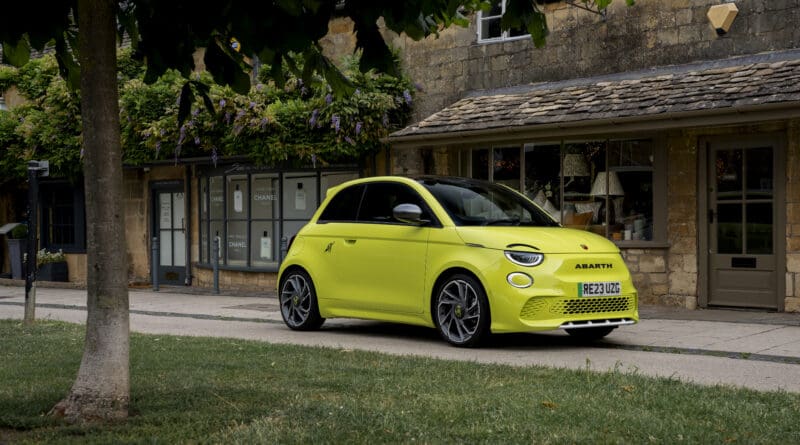 Fiat and its performance arm Abarth have confirmed price cuts of more than £4,000 on two models as they look to boost sales.