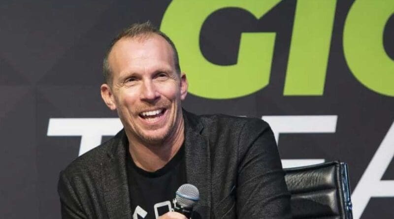 Dan Caesar, who having co-founded the Fully Charged Show in 2017 and driven an electric car since 2015, is now leading a new membership organisation, Electric Vehicles UK.