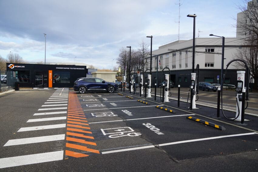 Leading DC charger provider, Kempower, and Mobilize - Renault’s mobility focused subbrand - have teamed up to introduce more than 50 ultra-fast charging stations in France.