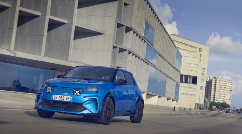 Orders for the new Alpine A290 hot hatch have opened in the UK, with prices starting from £33,500.