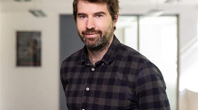 We speak to Tom Rowlands, managing director of global EV solutions at business expense specialist Corpay, to get the behind-the-scenes view on how business fleets are shifting to EVs, the challenges and opportunities they face, and how real world charging costs compare with traditional fuel bills 