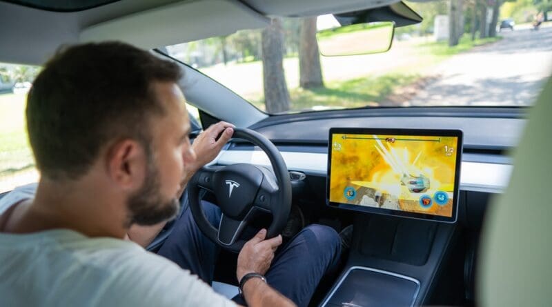 Charging Stations and Chill: Top Online Games to Play While You Wait