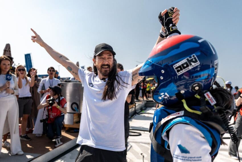 Aoki Racing Team has triumphed at the opening round of the 2025 UIM E1 World Championship.