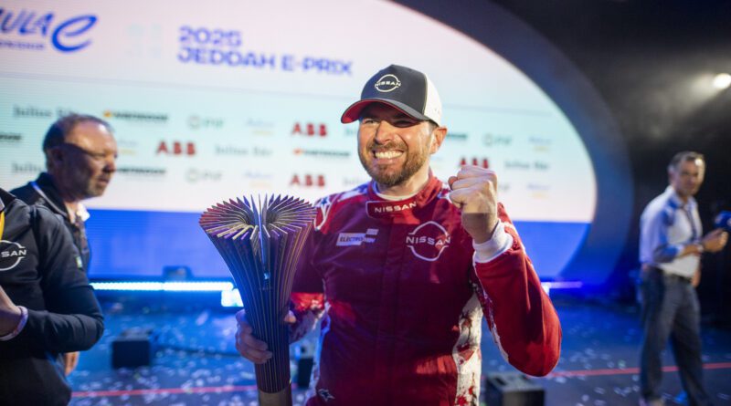 Oliver Rowland claimed his second Formula E 2025 win in the second of two races at the championship’s debut outing at the Jeddah Corniche Circuit in Saudi Arabia.