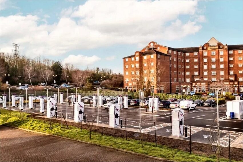 Chargepoint operator Ionity has opened its largest charging super-hub in the UK, just off the M25.