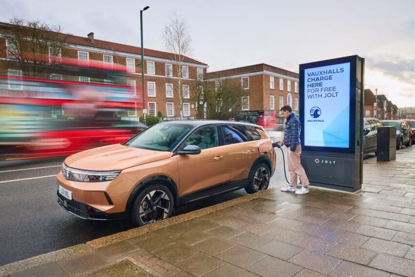 Vauxhall EV drivers in London are being offered free kerbside charging for the next month through a partnership between the car maker and charging firm Jolt.