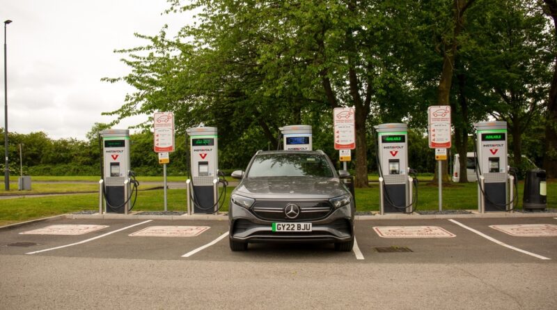 Cutting VAT on public charging could save UK motorists £85 million per year, according to new research.