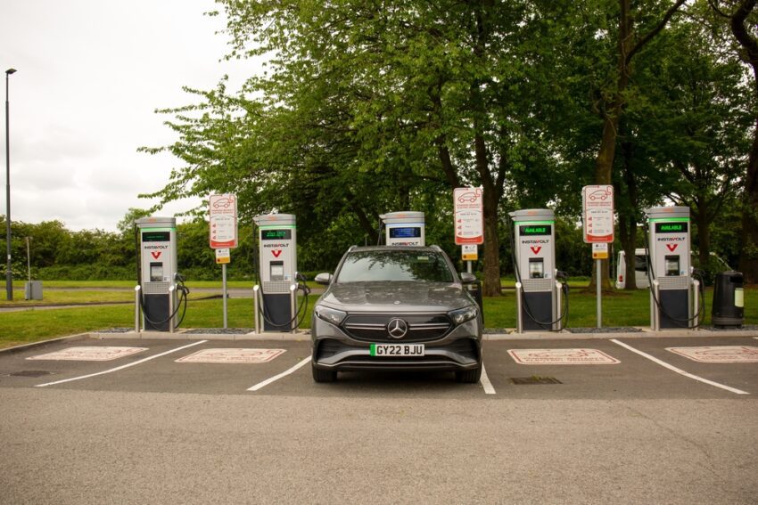 Cutting VAT on public charging could save UK motorists £85 million per year, according to new research.