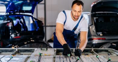 Repairing damaged EV batteries is ‘within reach’ of used car dealers, a new report suggests.