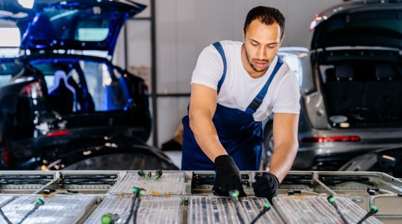 Repairing damaged EV batteries is ‘within reach’ of used car dealers, a new report suggests.