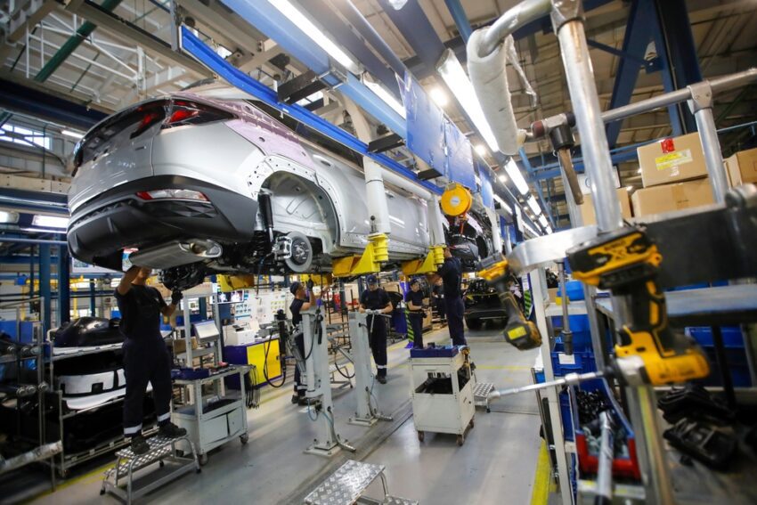 Top employers in the UK automotive sector aim to grow apprenticeship numbers by almost a sixth in 2025 as manufacturers embark on a ‘green growth decade’.