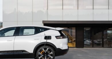 polestar-charge-user-charging-polestar-3-car