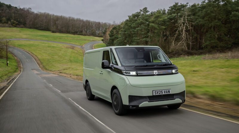farizon-sv-review-driving-image