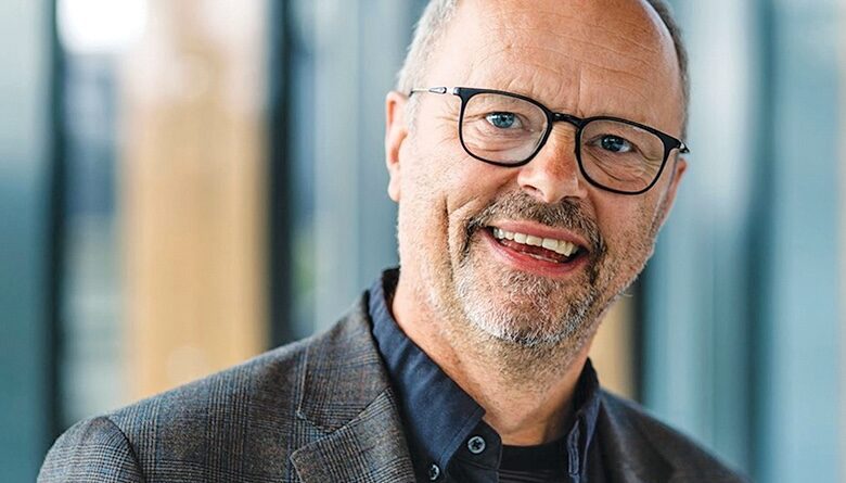 Robert Llewellyn